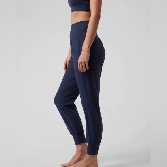 ATHLETA Salutation Jogger in Navy Size XS - Picture 2 of 7